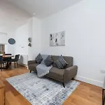Trendy East London Flat Bro1