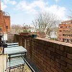 Luxury Islington Apartment With Balcony Islington