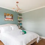 Stunning Townhouse With Large Roof Terrace