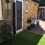 Comfy Rooms. Shared East London Homestay.