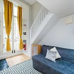 Charm Studio In Notting Hill