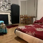 Luxury Extra Large Double Bedroom Near The St James Street