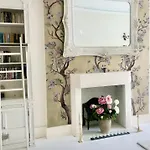 Notting Hill: Stunning, Bright Beautiful Flat. W10