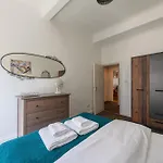 Spacious Comfy 2Br Flat