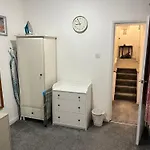 Lovely 1 Bedroom Flat In Quiet Wimbledon