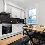 Modern 2 Bedroom Townhouse Flat In King\'S Cross