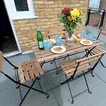 2 Bed Terraced Flat Piccadilly Line