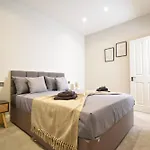 Stunning 2 Bed Apartment