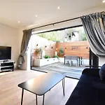 Stunning 2 Bed Apartment