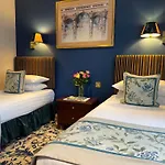 London Lodge Hotel