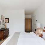 The Wembley Park Wonder - Charming 2Bdr Flat With Balcony