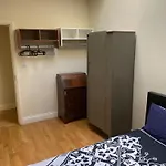 Spacious 3-Bed Apartment In Central London