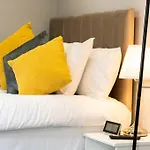 Studio In Wood Green With Private Garden