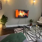 Stylish Apartment In Central London