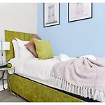 Tranquility In Bloom: Refreshing 2Br Apartment