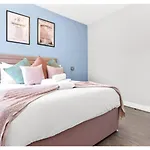 Tranquility In Bloom: Refreshing 2Br Apartment