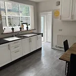 Balham, South London Spacious Guest House 3