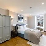 Astonishing Flats Near Mayfair & Piccadilly Circus