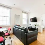 Stylish Flat In Heart Of London