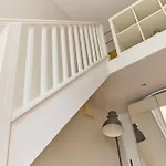 Charming 1-Bed Apartment In London