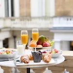 Charming 1-Bed Apartment In London