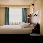 What are the best hotels near London Eye?