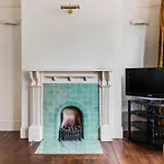 Spacious 1 Bed Holborn Apartment