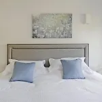 Elegant 3 Bed Flat Earls Court