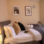 Cosy 2-Bedroom Apartment In Mayfair 8Cb - 4Th Floor No Elevator