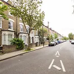 London, Jacuzzi 1 Bedroom Apartment