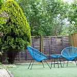 London, Jacuzzi 1 Bedroom Apartment