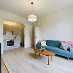 Pass The Keys Modern Apartment In East London
