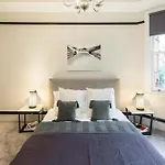 Wk Luxury4Bedrooms-Kensington-Olympia-Cinemaroom