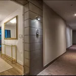 Chelsea Chic: An Upscale And Modern Flat