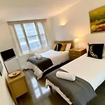 Central London 1 Bed Apt- Sleeps 3 & Pet Friendly