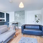 Charming & Cozy Apartment
