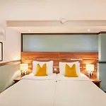 Huttons Hotel, Victoria London