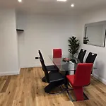 Cozy 2Br, In A Gated Building