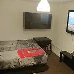 2- Room In Central London