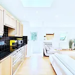 Brackenbury Apartments