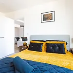 Luxury Apt Near Canary Wharf With Stunning Views