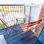 Luxury Apt Near Canary Wharf With Stunning Views