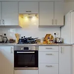 Large Dulwich 3 Bedroom Apartment Near Kings College Hospital