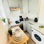 Studio Apartment Near Central London