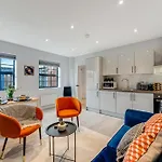 Lavish London Apartment - 5 Minutes From Tottenham Stadium Spurs - Chris Brown Concert