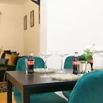 Roomy Bliss - Your Home Away