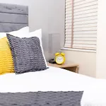 Roomy Bliss - Your Home Away