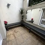 Stylish Entire Apartment With Private Garden In Camden, Central London