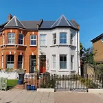 Beautiful 1 Bedroom Near London Fields And Victoria Park