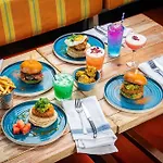 Bright & Colourful House - Best For A Large Groups
